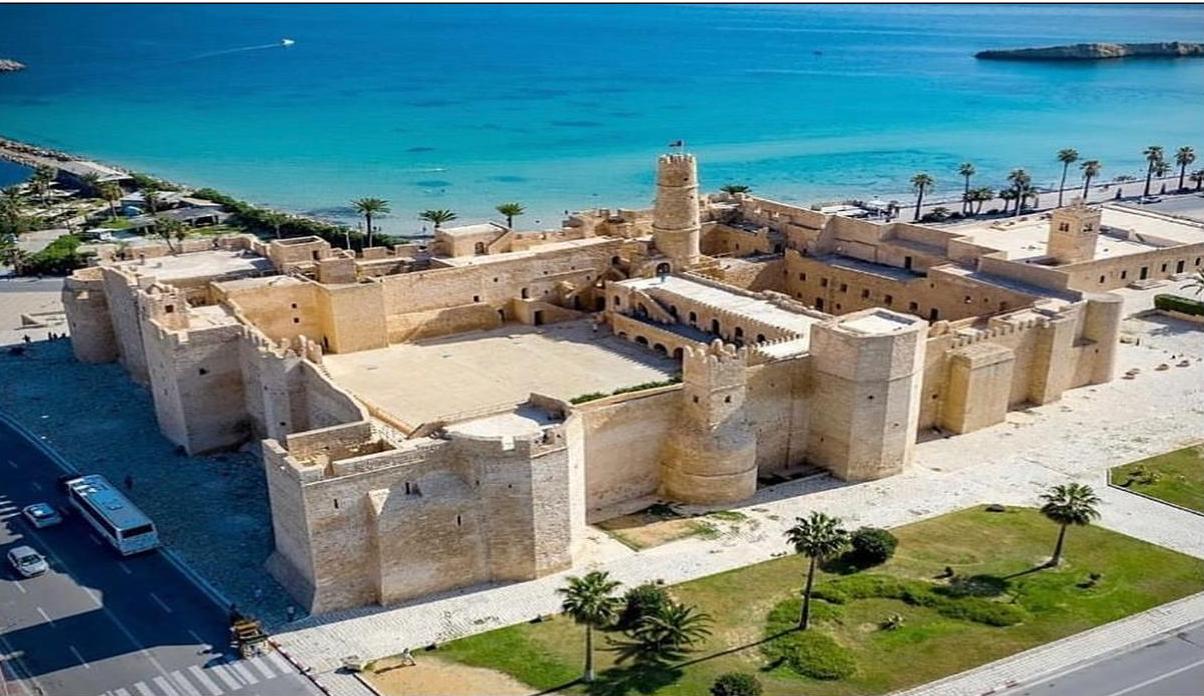 Monastir, Tunisia – private excursion with transfer to the Ribat, Bourguiba mausoleum, and marina-side beaches